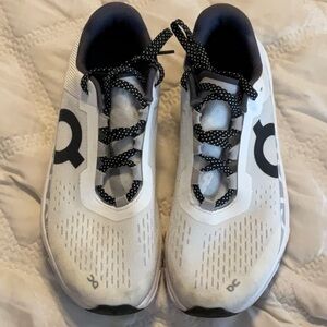 OC cloudmonster size 8